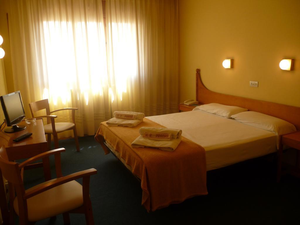 Hotel Pradas ハカ エクステリア 写真
